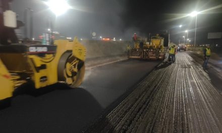 Concluye recarpeteo en lateral del periférico de Torreón