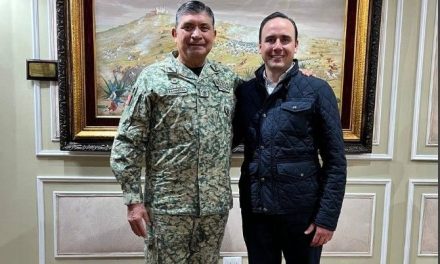 Se reúne el gobernador Manolo Jiménez Salinas con el general secretario de la Defensa Nacional