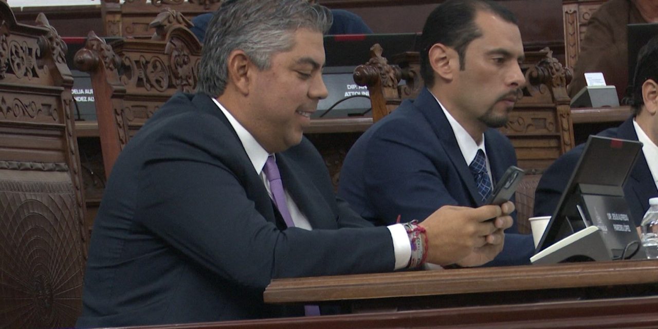 No trabaja Alfredo Paredes en el Congreso estatal