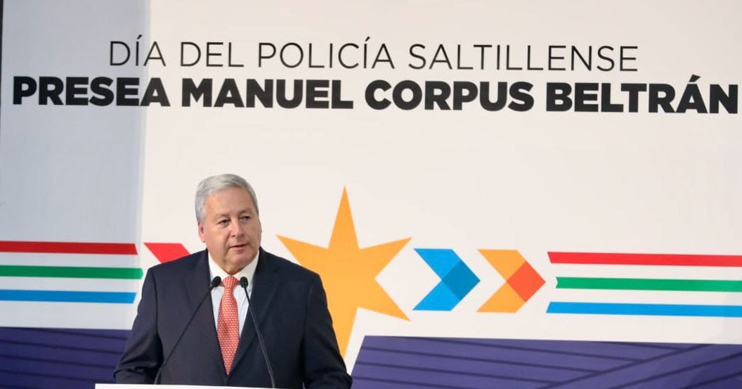 Premian y aumentan el sueldo a policías de Saltillo