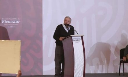 AMLO enviará una iniciativa para que el salario siempre aumente por encima de la inflación