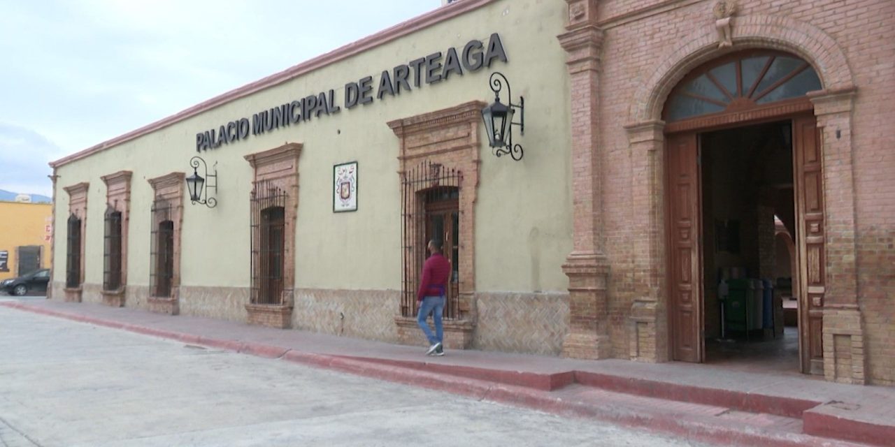 Amplían en Arteaga horarios de atención