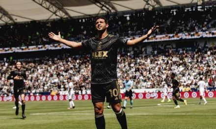 Carlos Vela negocia su regreso triunfal a la Real Sociedad