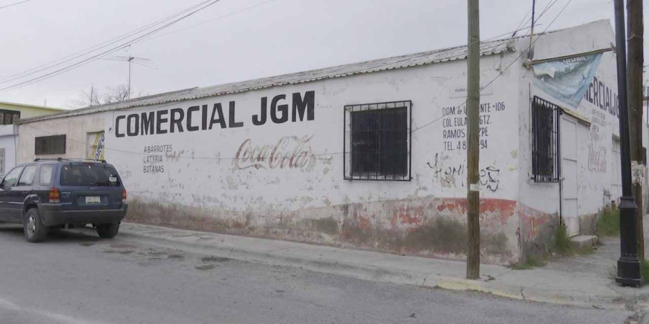 Cierran local en Ramos Arizpe y abandonan a mascota