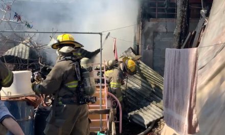 Corto circuito genera incendio en Saltillo