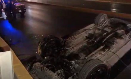 Curva le sacó un susto y obtiene una volcadura en Saltillo