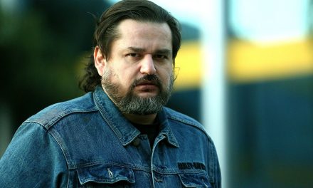 Diego Enrique Osorno gana el Quinto Premio Anagrama de Crónica