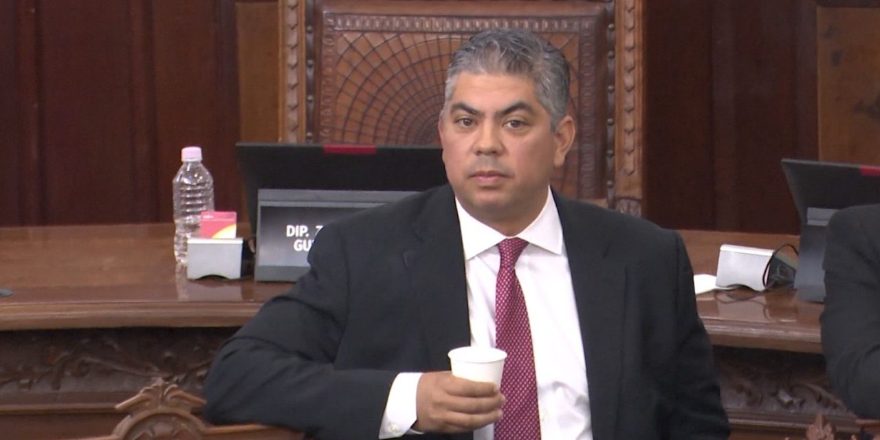 Es Alfredo Paredes un diputado de adorno