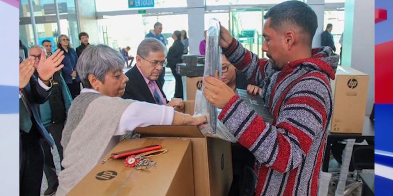 Entregó el rector centros de Cómputo para instituciones educativas de la Unidad Torreón