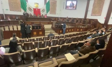 Falta y orejas de burro; no asistió a la sesión Alfredo Paredes
