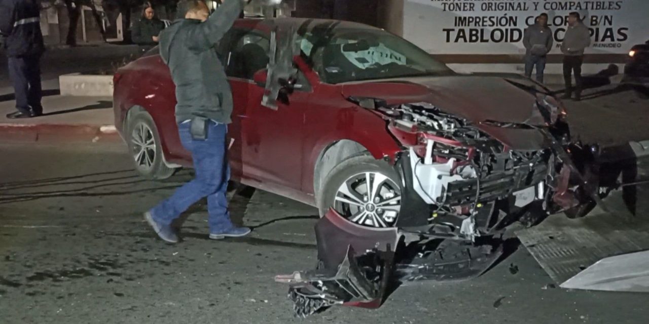 Saltillo: Ni siquiera frenó un poco, ignoró un alto y causó choque
