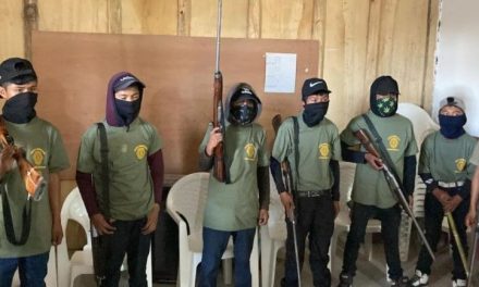 Menores armados presionan a autoridades en Guerrero