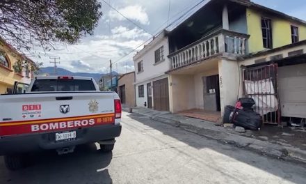 Incendio consume vivienda en Saltillo