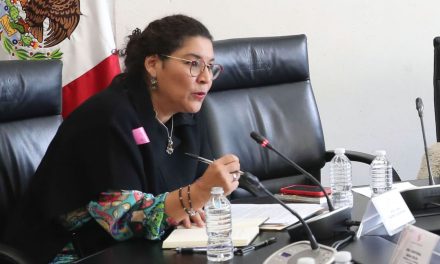 Ministra Lenia Batres devuelve 82 mil pesos de su sueldo a Tesorería