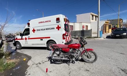Le quitan derecho a paso a motociclista en Saltillo