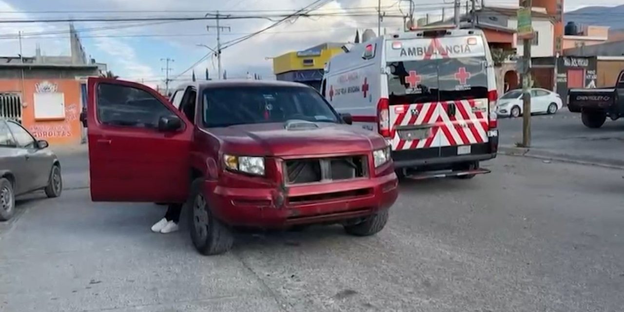 Hombre manda a motociclista al hospital en Saltillo