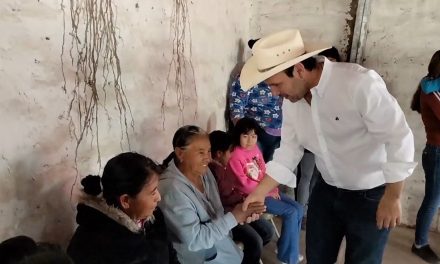 Más de 890 familias beneficiadas en visita del alcalde a 13 ejidos de Parras