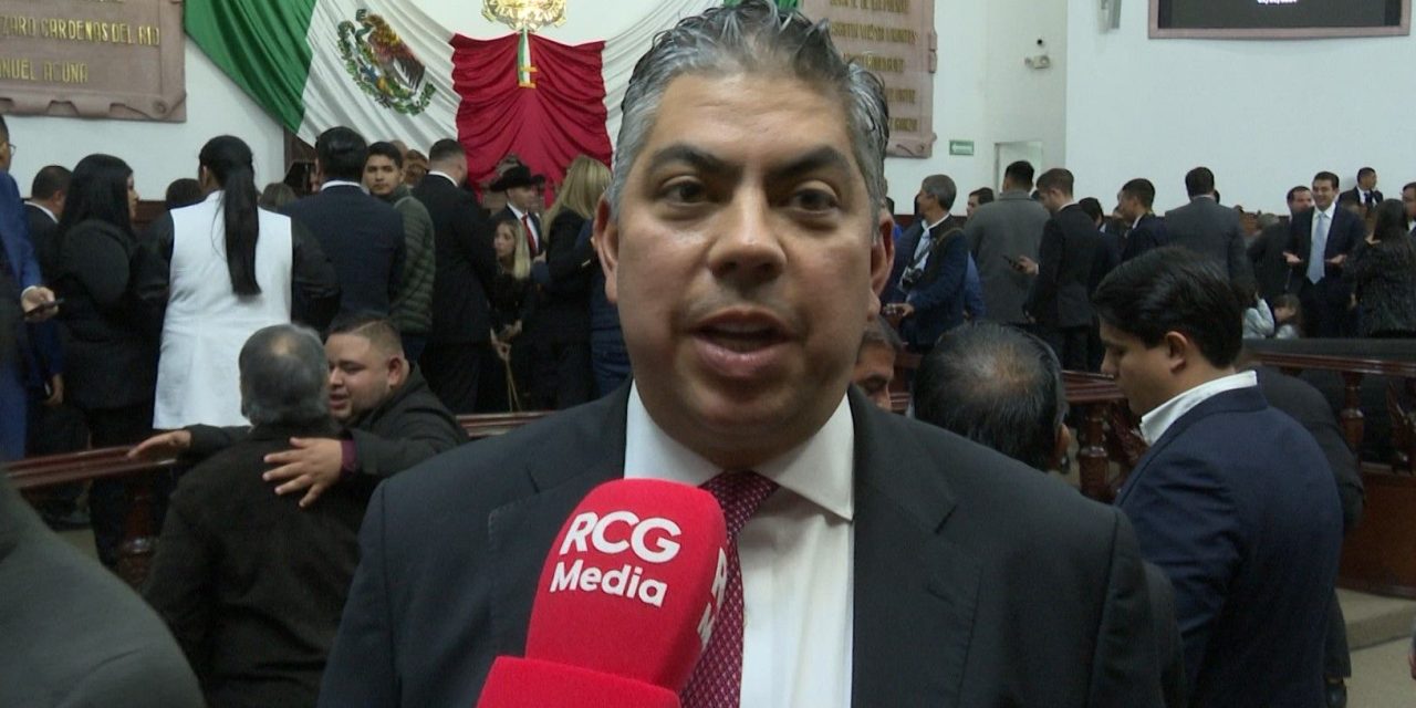 Nervioso y molesto responde Alfredo Paredes con lenguaje ‘florido’