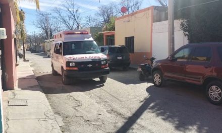 Niño tropieza con escaleras de su escuela en Parras y termina en un hospital
