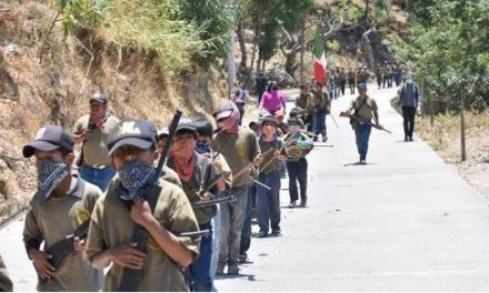 Policía Comunitaria de Guerrero alista a menores para luchar contra el crimen