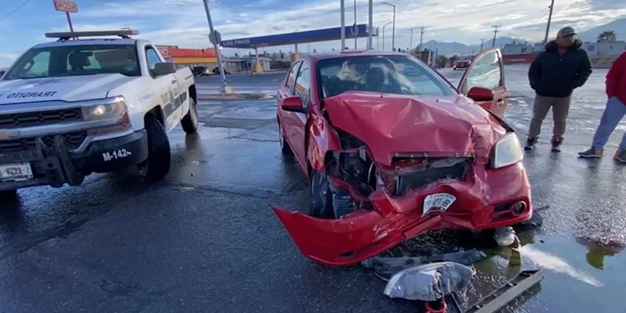 No respeta alto y provoca accidente en Saltillo