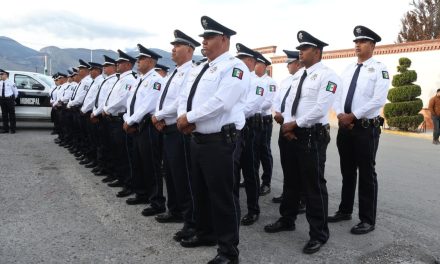 Arteaga festeja y reconoce labor de policía municipal