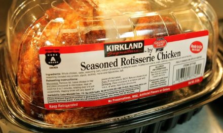 Los pasteles son cosa del pasado; ahora se arma la reventa de pollos rostizados del Costco