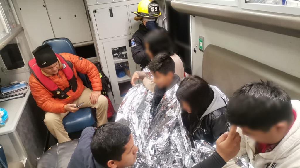Rescatan a familia en el Río Bravo