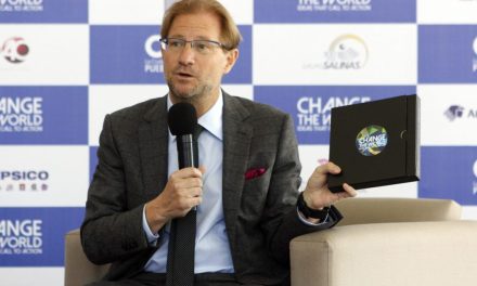 Víctimas de Andrés Roemer afirman que no es inocente y piden agilizar su extradición