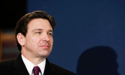Ron DeSantis abandona las primarias y deja el camino más sencillo para Donald Trump