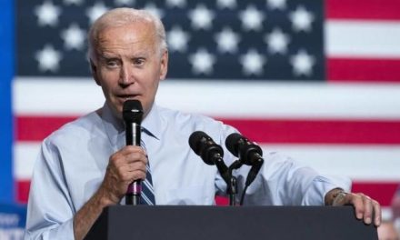 Trump supera a Biden en siete estados clave rumbo a las presidenciales