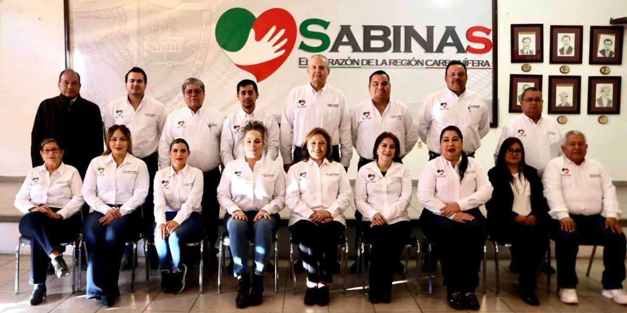 Diana Haro toma protesta a nuevos regidores