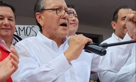 Solicita Oscar Ríos registro como precandidato del PRI