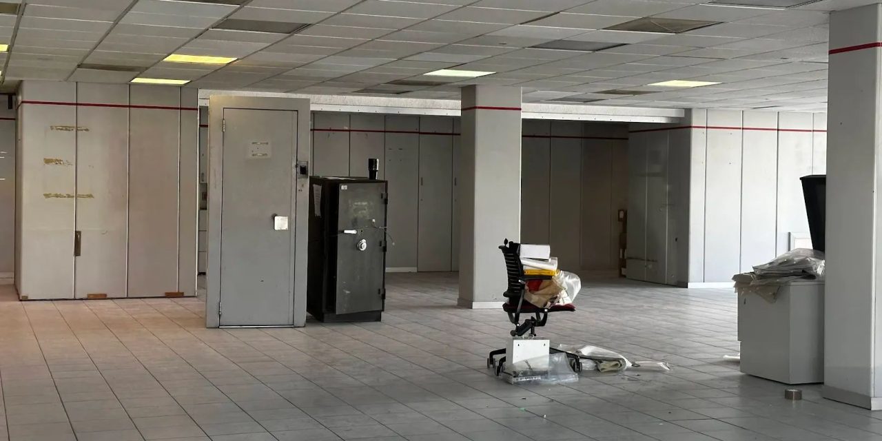Cierra banco en Monclova