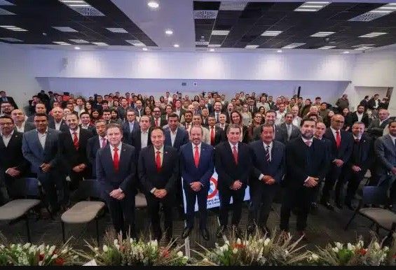 Luis Rafael Méndez visitó Saltillo; busca la presidencia de la CMIC