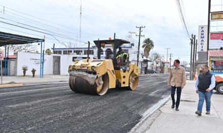 Supervisan pavimentación de vialidades en sector Centro de Acuña