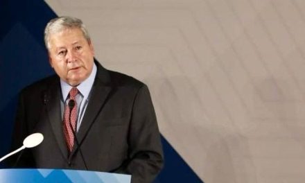 Agradece Chema Fraustro entrega de nuevas patrullas
