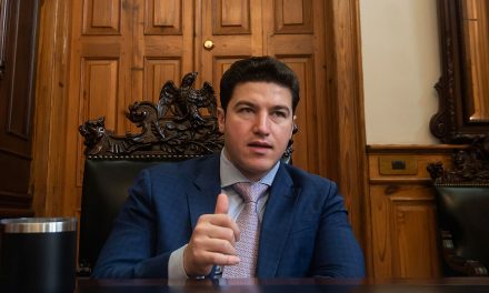 Congreso busca sancionar a Samuel García por actos anticipados de campaña