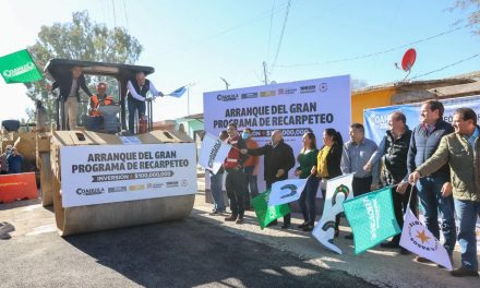Gobernador pone en marcha obras de pavimentación en Torreón