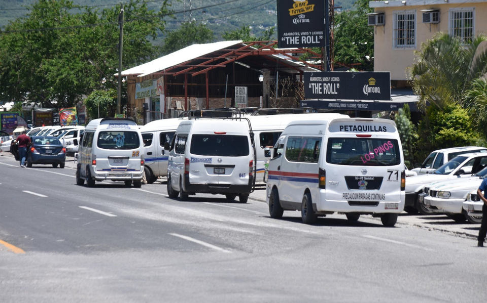 Para el transporte público en Acapulco por crisis de seguridad