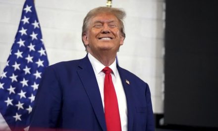 Donald Trump condenado a pagar multa millonaria por caso de fraude