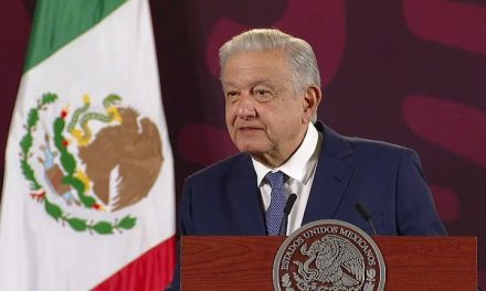 ‘No fue un error, que cambie su teléfono’; AMLO tras difundir información de periodista del NYT