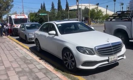 Hombre atropella a estudiantes de secundaria en Saltillo