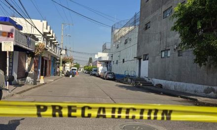 Muere una mujer luego de que balearan la fachada de la cárcel en Cuautla, Morelos