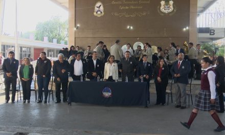 Conmemoran el Día de la Bandera en la secundaria 16