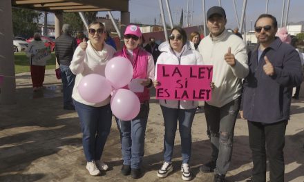 Afirman saltillenses que está en riesgo la democracia en México