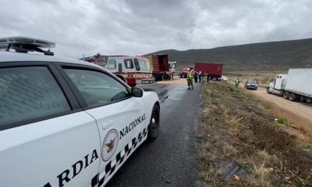 Fatal accidente en la Carretera a Zacatecas; muere operador de una pipa tras impactarse contra transporte de carga