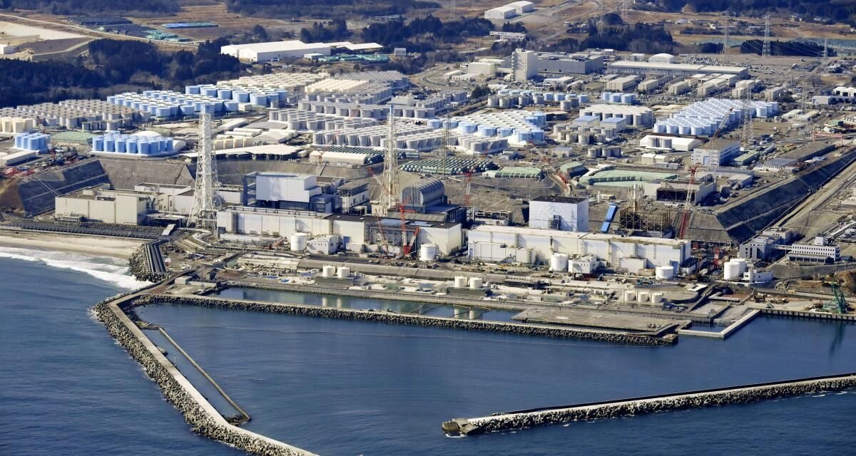 Se filtran 5 mil 500 litros de agua radiactiva de planta nuclear de Fukushima