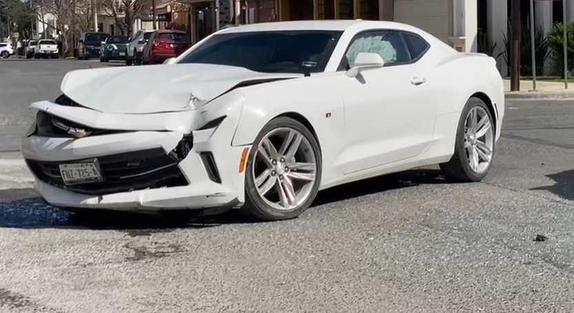 No respeta alto y provoca accidente en Saltillo
