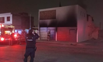 Incendio en un taller mecánico enciende las alarmas en Saltillo